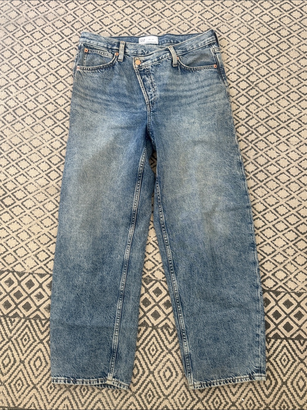 GAP asymmetrical wide leg Jeans
